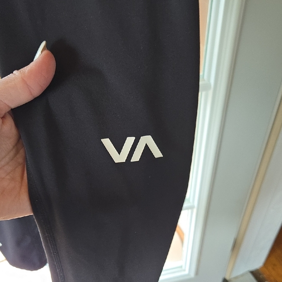 RVCA Black Active Leggings - Picture 3 of 5